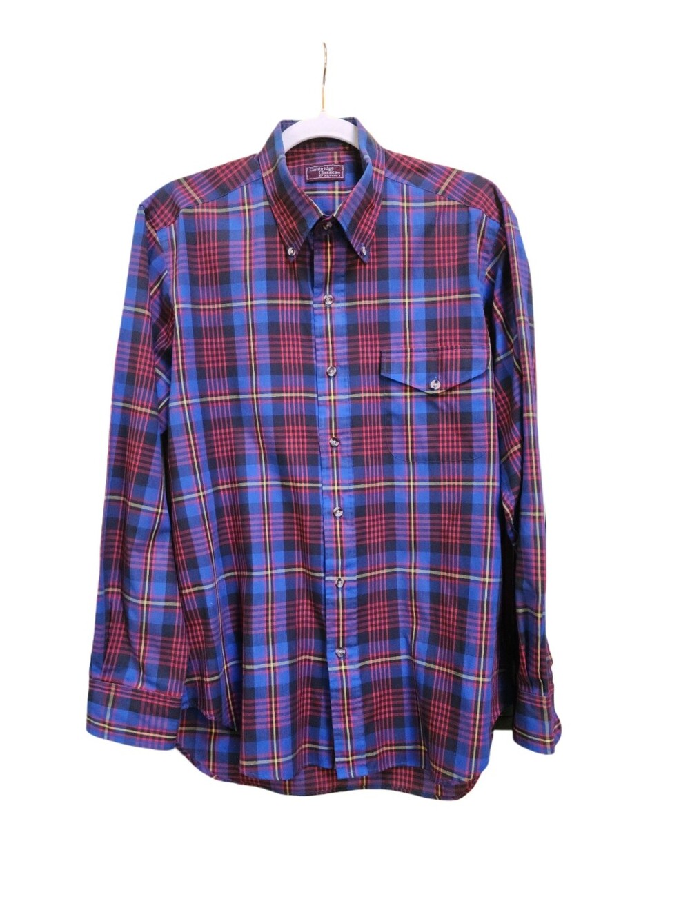 Vintage Cambridge Classics plaid button-down shirt in blue and red Size M